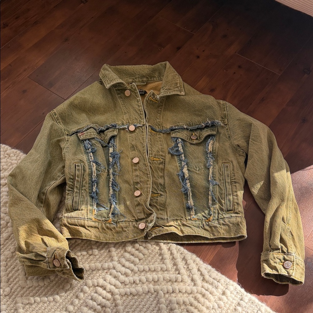 BDG Distressed Cropped Denim Jacket